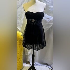 JUMP GIRL Strapless Black Cocktail Dress with Satin Bow